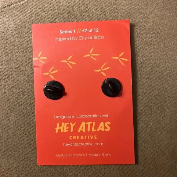 Owlcrate Literary Luggage Pin 7/12 City of Brass - Picture 2 of 2